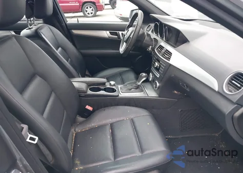 2012 Mercedes-Benz C 250 from USA, damaged, VIN WDDGF4HB5CA668018